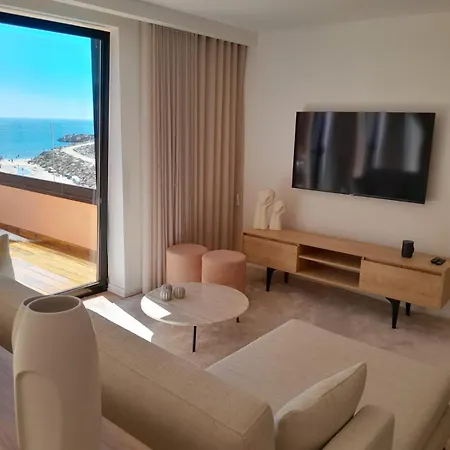 Apartment Beachfront Vila Praia de Ancora