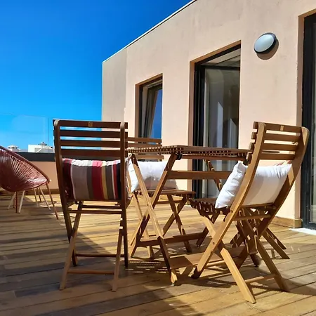 Beachfront Apartment Vila Praia de Ancora