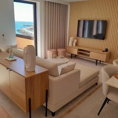 Beachfront Вила-Прайа-де-Анкора