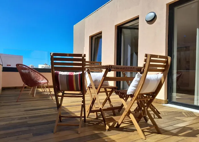 Beachfront Apartment Vila Praia de Ancora